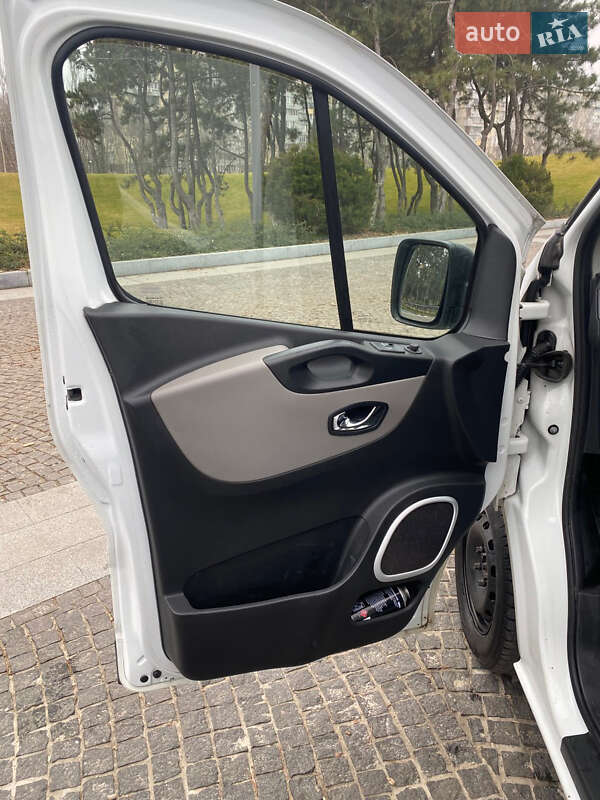 Вантажний фургон Renault Trafic 2018 в Дніпрі