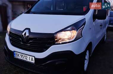 Мінівен Renault Trafic 2015 в Рівному