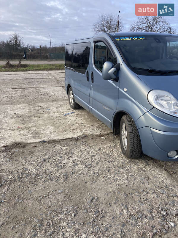Мінівен Renault Trafic 2011 в Ладижині