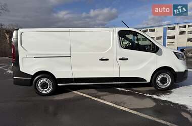 Грузовой фургон Renault Trafic 2024 в 