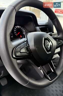 Грузовой фургон Renault Trafic 2024 в 