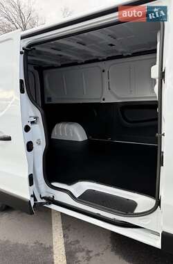 Грузовой фургон Renault Trafic 2024 в 