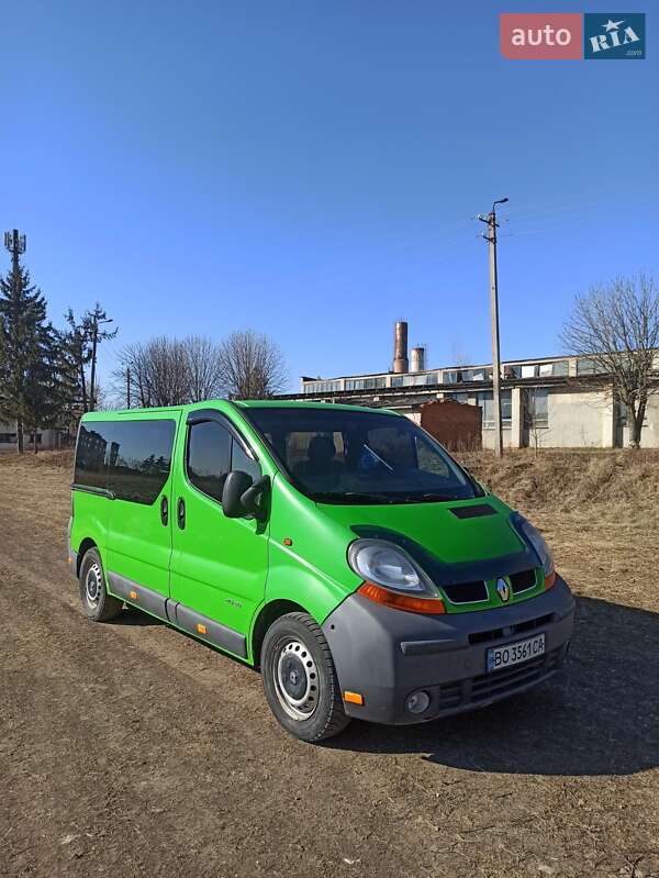 Мінівен Renault Trafic 2003 в Скалаті