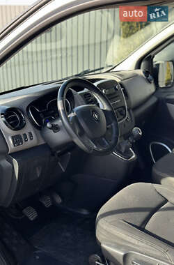Минивэн Renault Trafic 2015 в 