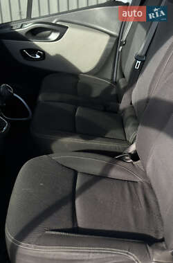 Минивэн Renault Trafic 2015 в 