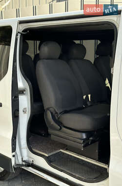 Минивэн Renault Trafic 2015 в 