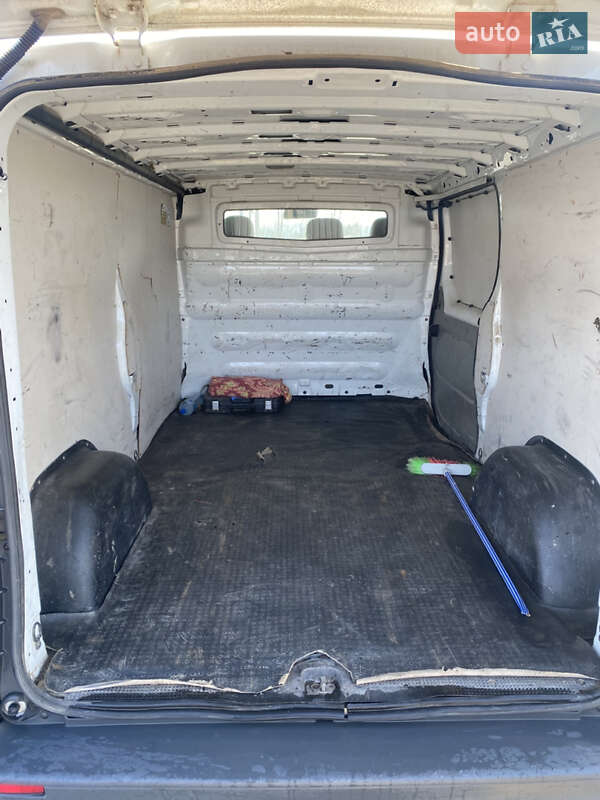 Вантажний фургон Renault Trafic 2009 в Бару