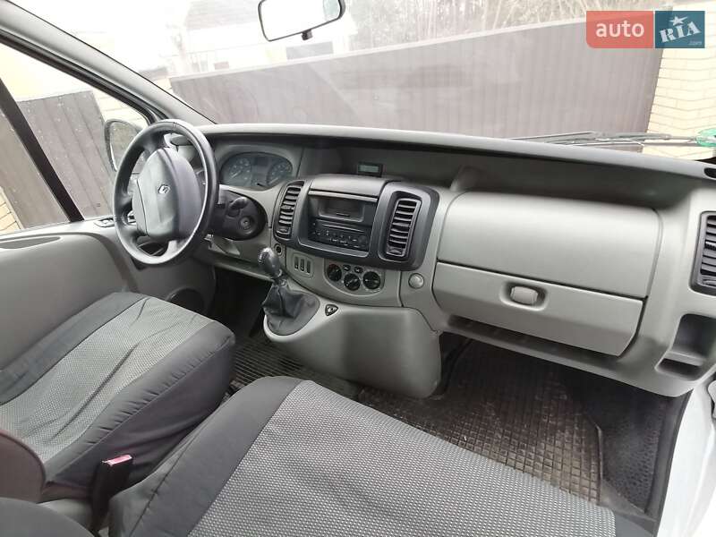 Минивэн Renault Trafic 2006 в Киеве