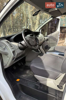 Грузовой фургон Renault Trafic 2013 в 