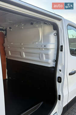 Грузовой фургон Renault Trafic 2020 в 