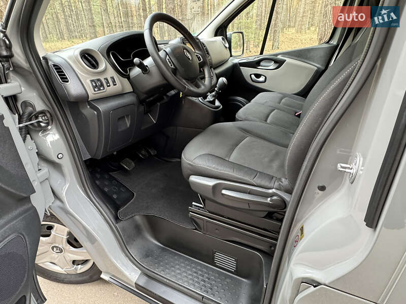 Минивэн Renault Trafic 2017 в Киеве