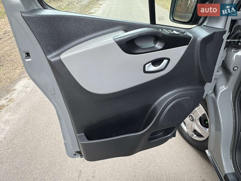 Минивэн Renault Trafic 2017 в Киеве