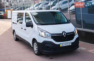Минивэн Renault Trafic 2017 в 