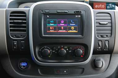 Минивэн Renault Trafic 2017 в 