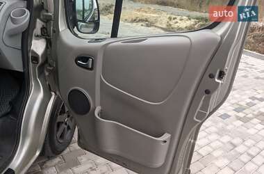 Минивэн Renault Trafic 2011 в 