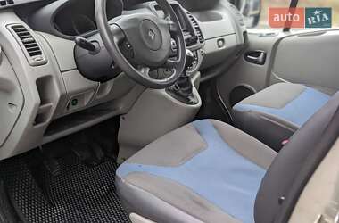 Минивэн Renault Trafic 2011 в 
