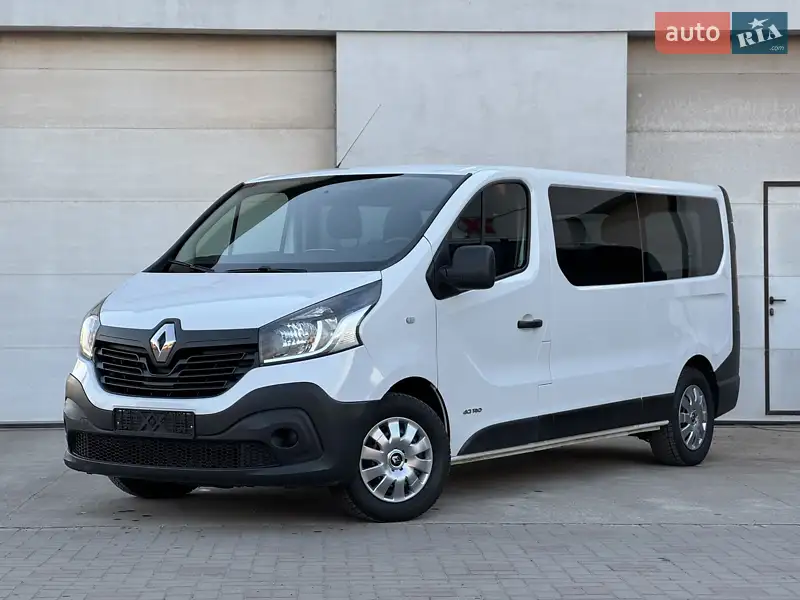 Минивэн Renault Trafic 2016 в 