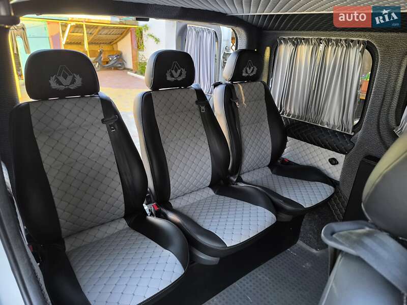 Минивэн Renault Trafic 2005 в Гайсине