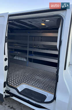 Грузовой фургон Renault Trafic 2020 в 