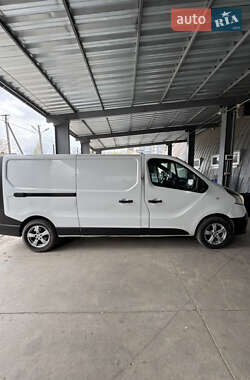 Грузовой фургон Renault Trafic 2015 в 