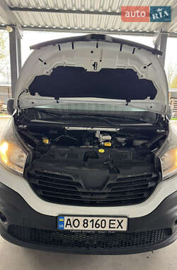 Грузовой фургон Renault Trafic 2015 в 