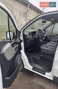 Минивэн Renault Trafic 2017 в 