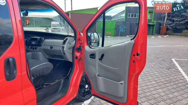 Минивэн Renault Trafic 2003 в Вознесенске