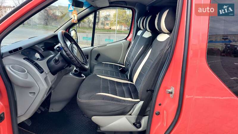 Минивэн Renault Trafic 2003 в Вознесенске