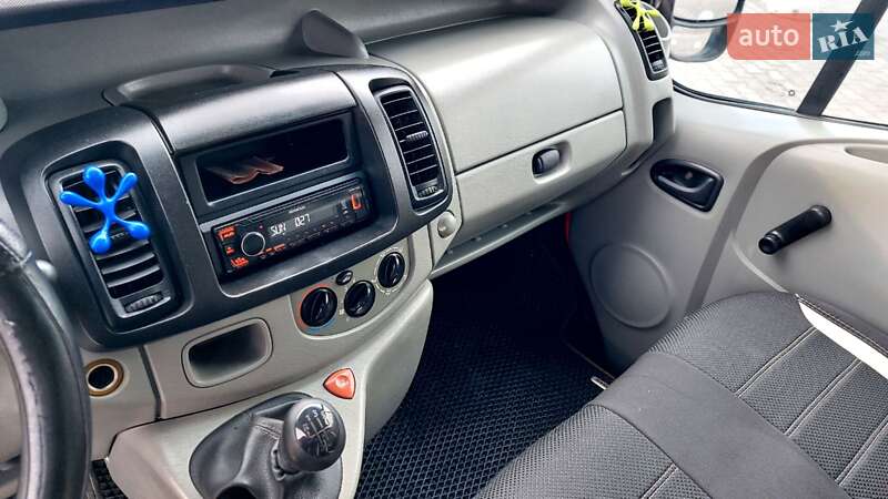 Минивэн Renault Trafic 2003 в Вознесенске