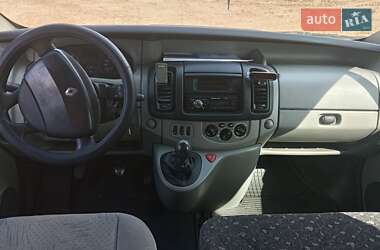 Грузовой фургон Renault Trafic 2005 в 