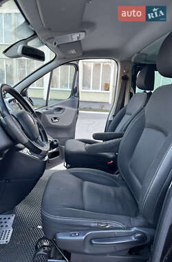 Минивэн Renault Trafic 2016 в 