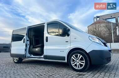 Минивэн Renault Trafic 2012 в 