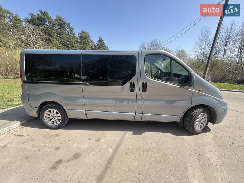 Минивэн Renault Trafic 2007 в 