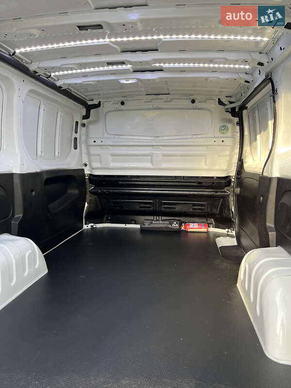Вантажний фургон Renault Trafic 2019 в Баранівці