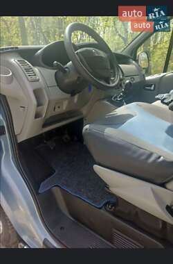 Минивэн Renault Trafic 2012 в 