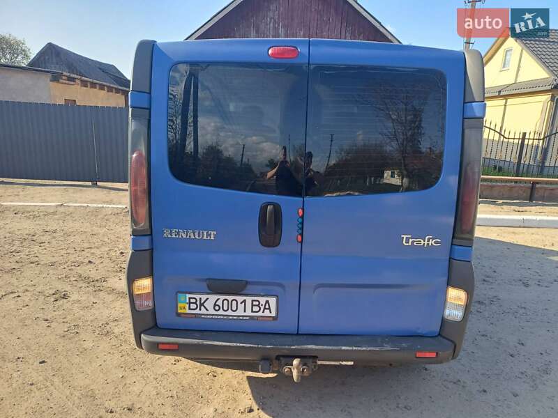 Минивэн Renault Trafic 2005 в Демидовке