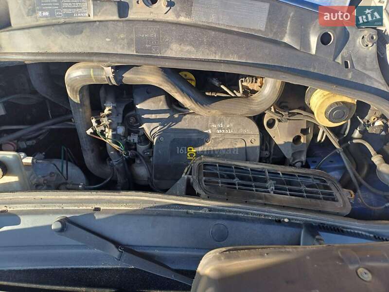 Минивэн Renault Trafic 2005 в Демидовке