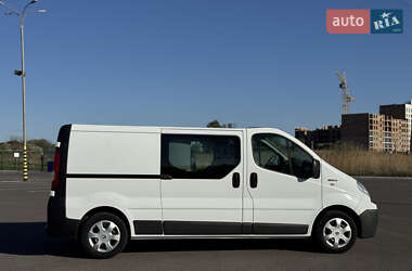 Минивэн Renault Trafic 2014 в 