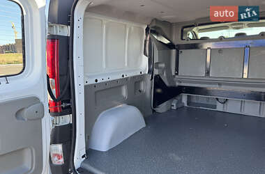 Минивэн Renault Trafic 2014 в 