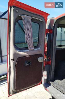 Мінівен Renault Trafic 2004 в 