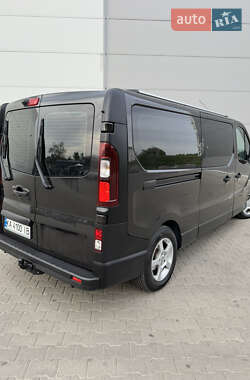 Минивэн Renault Trafic 2016 в 