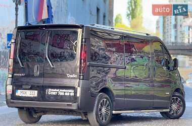 Вантажопасажирський фургон Renault Trafic 2011 в 