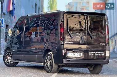 Вантажопасажирський фургон Renault Trafic 2011 в 