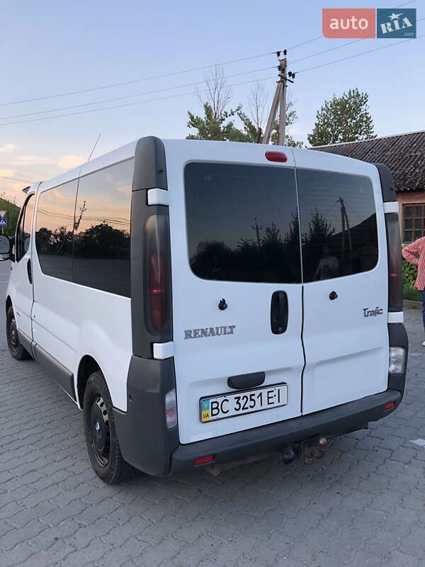 Минивэн Renault Trafic 2004 в Городке