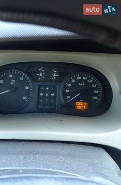 Минивэн Renault Trafic 2003 в 
