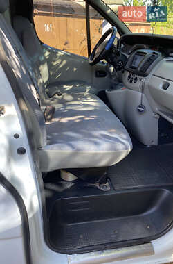 Грузовой фургон Renault Trafic 2006 в 