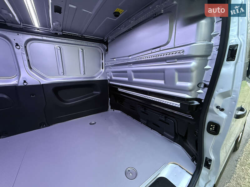 Другие грузовики Renault Trafic 2021 в Киеве