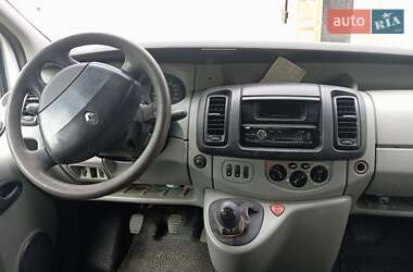 Мінівен Renault Trafic 2005 в 
