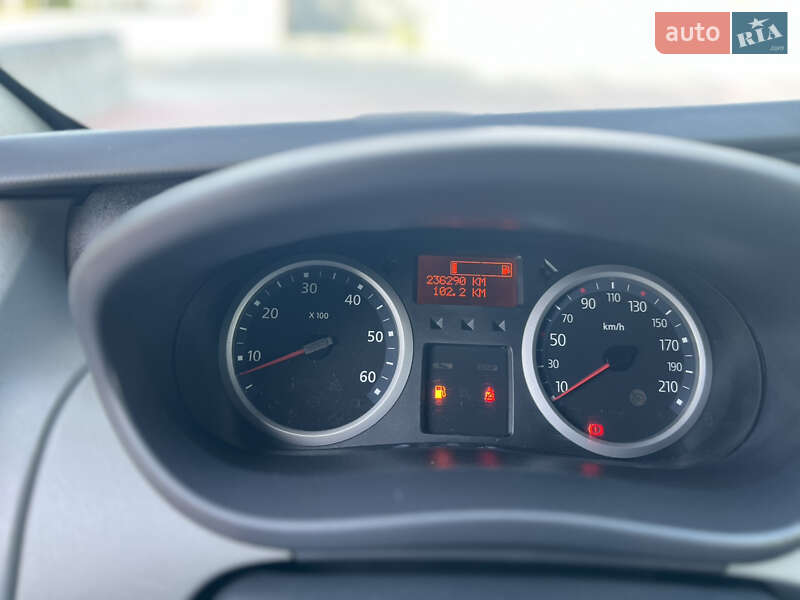 Мінівен Renault Trafic 2013 в Рівному