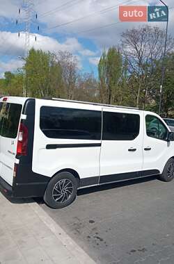 Мінівен Renault Trafic 2015 в 